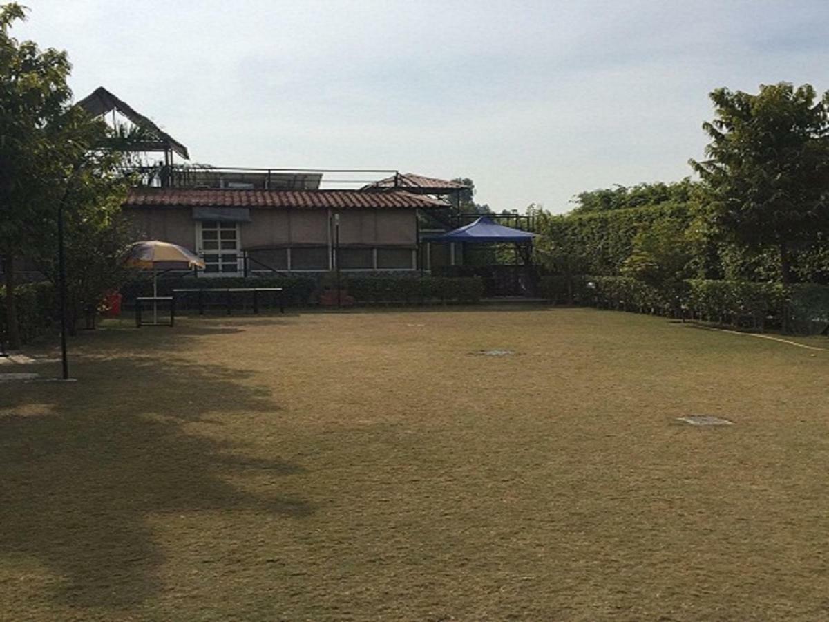 Ad Country Villa Noida Exterior foto